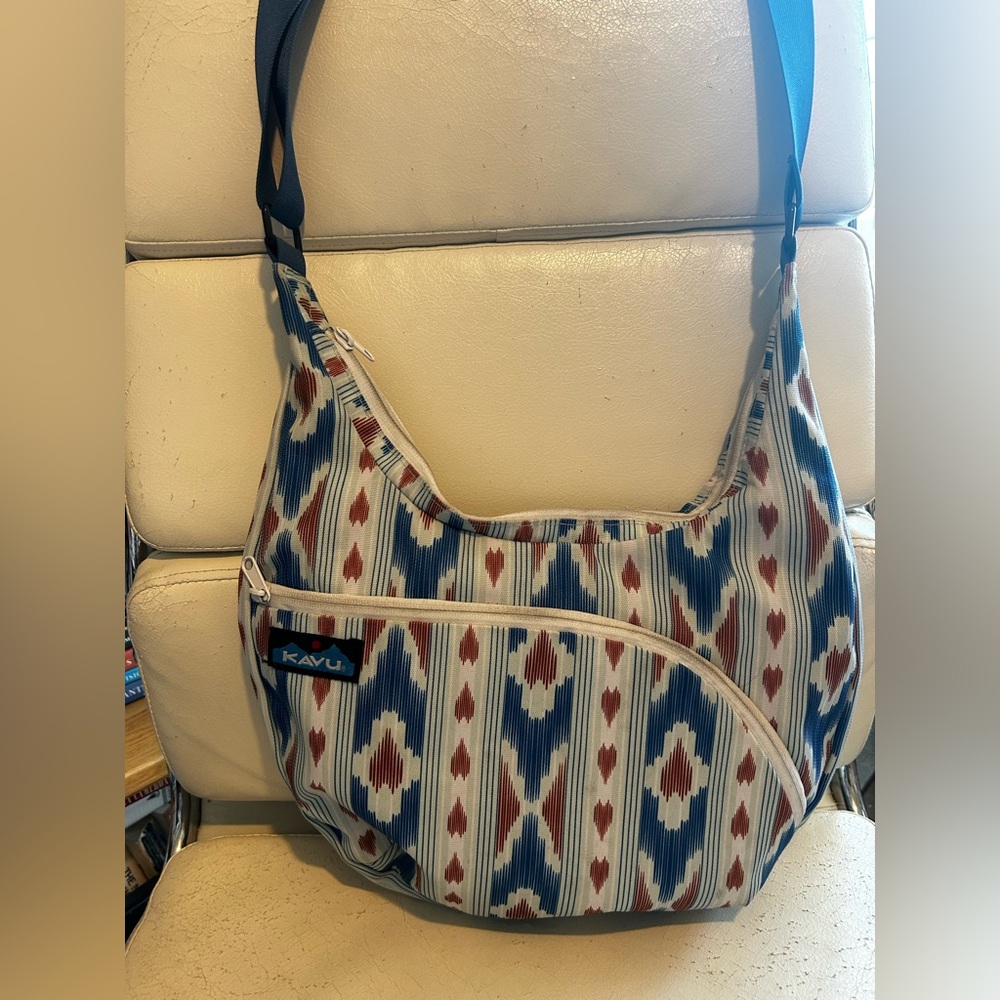 KAVU Women's Shoulder Bag - Blue and Red Pattern